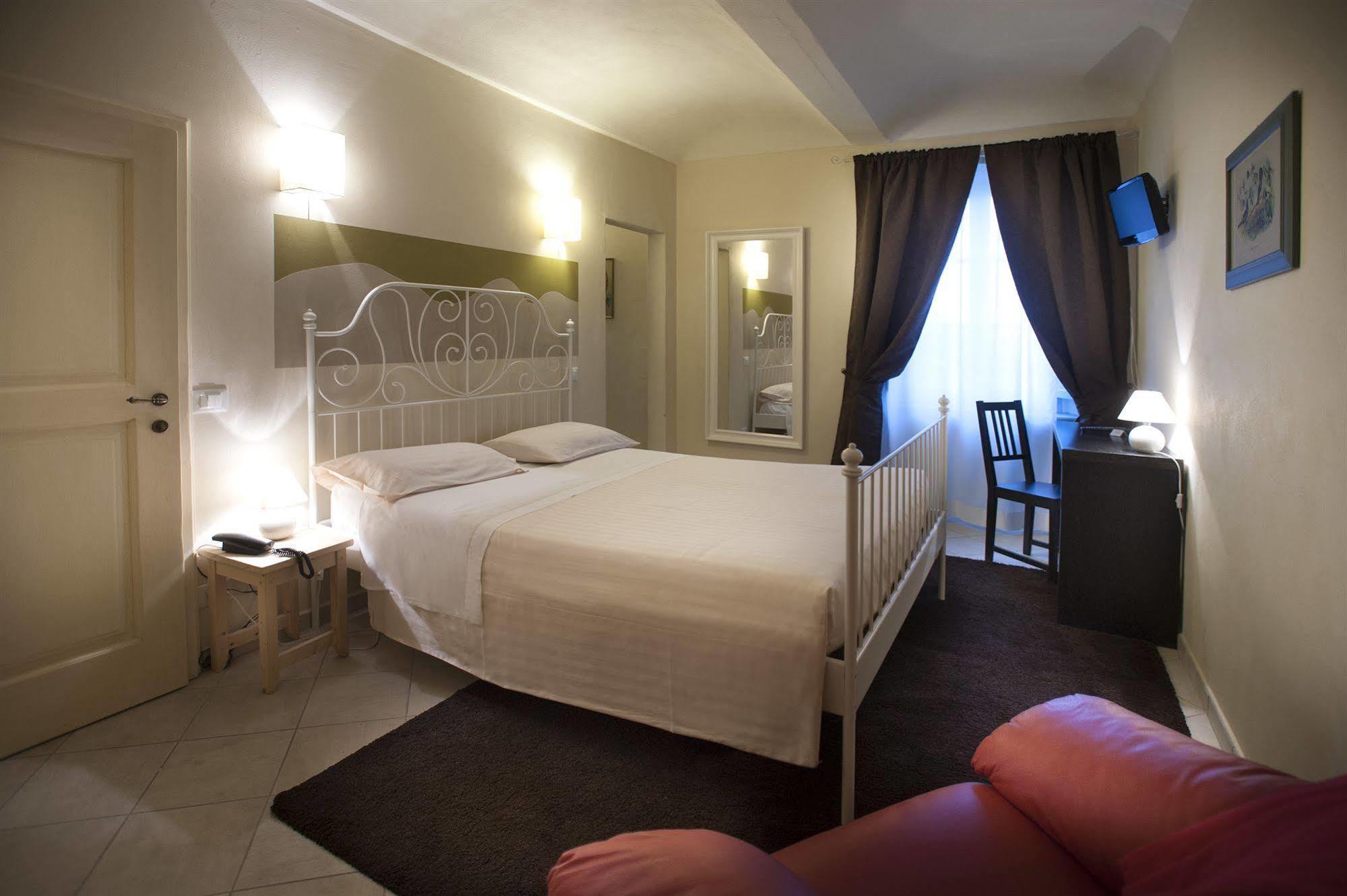 Hotel Il Campanile Cherasco Zewnętrze zdjęcie